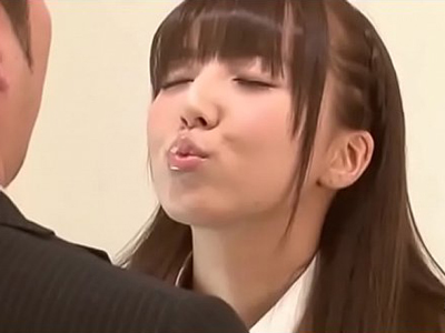 JK三上悠亜が大好きな先生を誘惑し保健室で青春のおねだりSEX